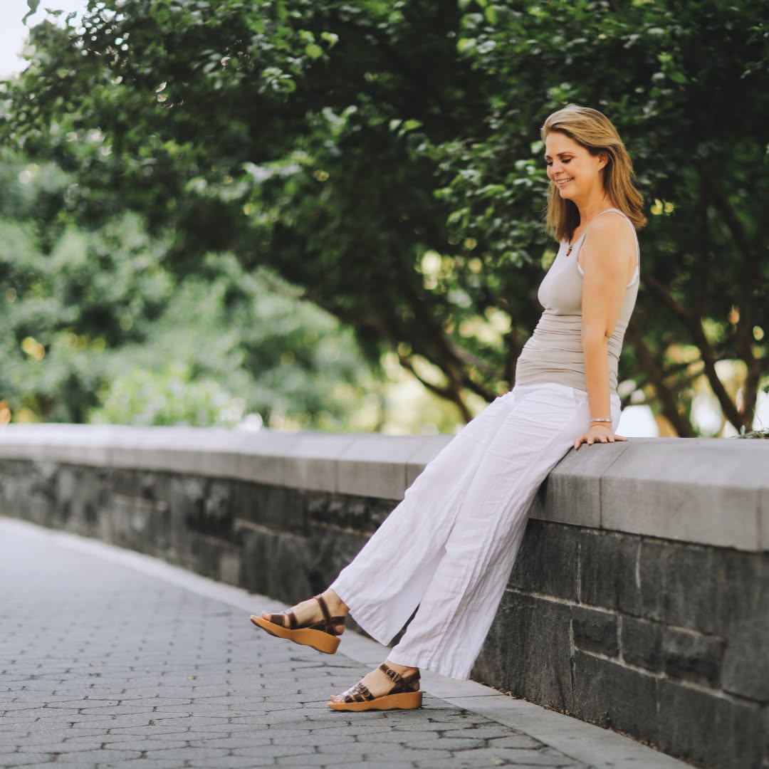 white dress brown sandals Best to Wear With a Linen or Outfit what shoes to wear with white dress