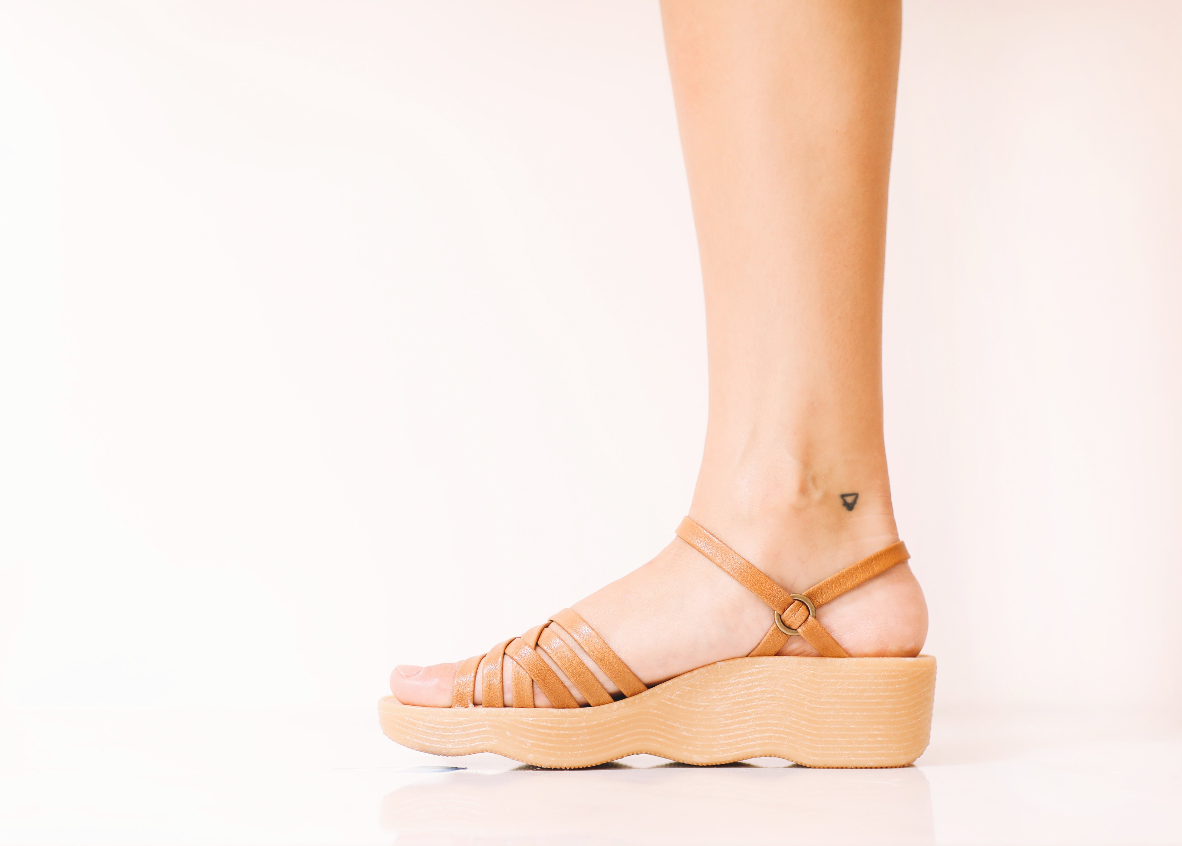 Strappy Camper - Honey