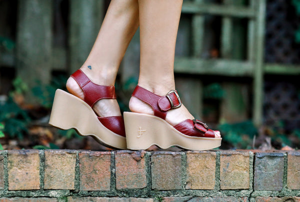 The Outdoor Wedding Footwear Dilemma: How to Look Dressed Up Without Sinking Into the Lawn