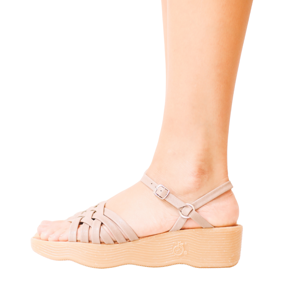 Strappy Camper - nude