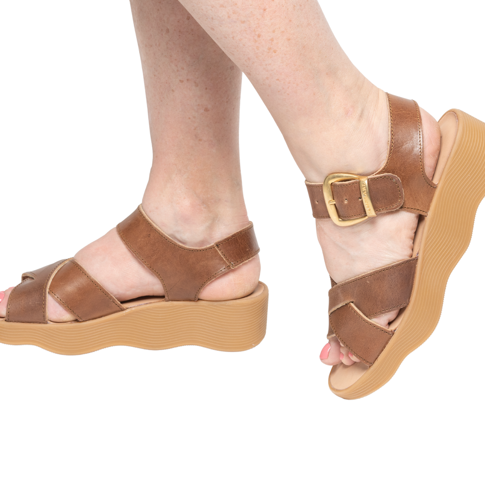 Betsy Cross - Chestnut
